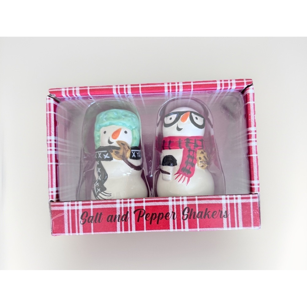 NEW CERAMIC SNOWMEN SALT PEPPER SHAKERS TABLE WARE CHRISTMAS DECORATION NIB
